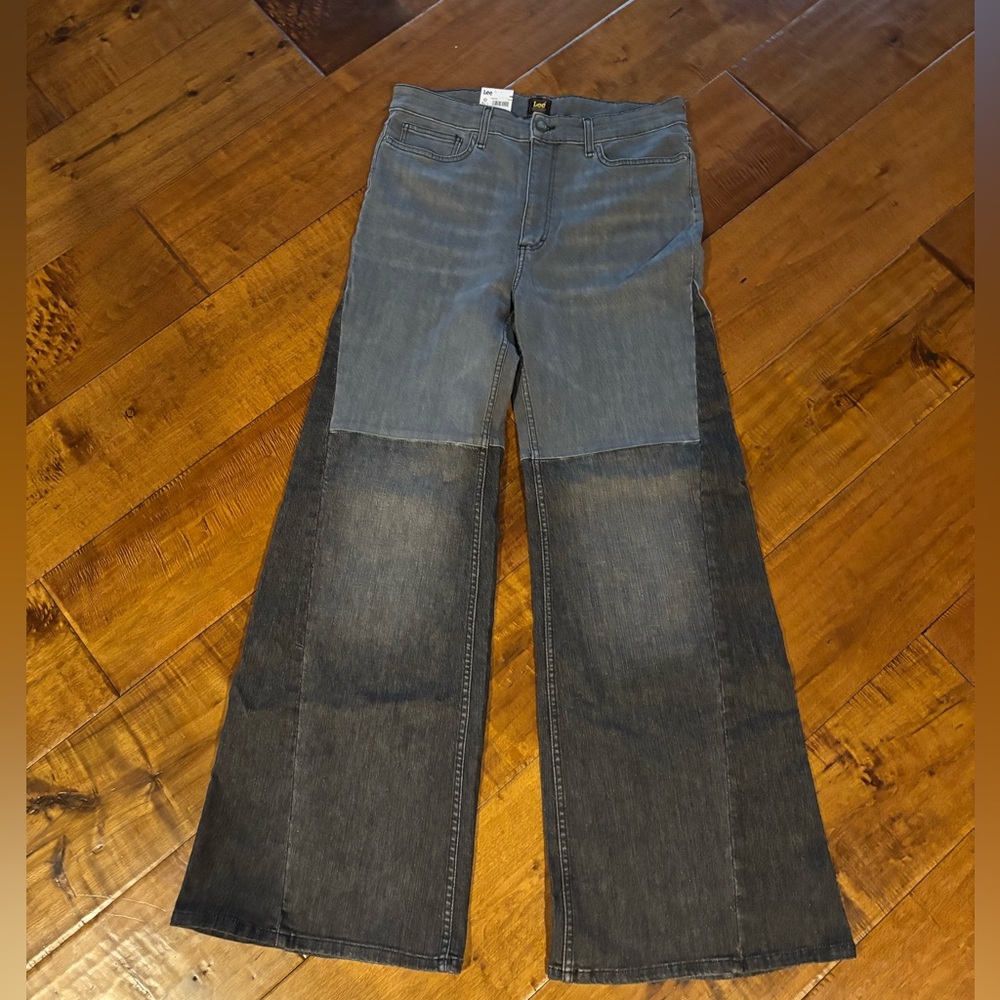 LEE FITTED JANET FLARE- size 33